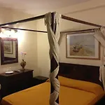 Porta Di Mare בית הארחה 3*
